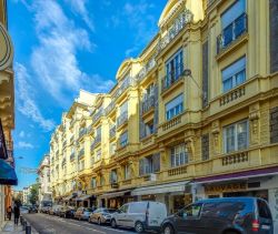 A louer APPARTEMENT T3 66 M2 BORD DE MER NICE