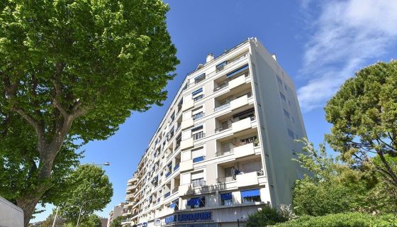 A louer APPARTEMENT T3 75 M2 TERRASSE BORD DE MER NICE
