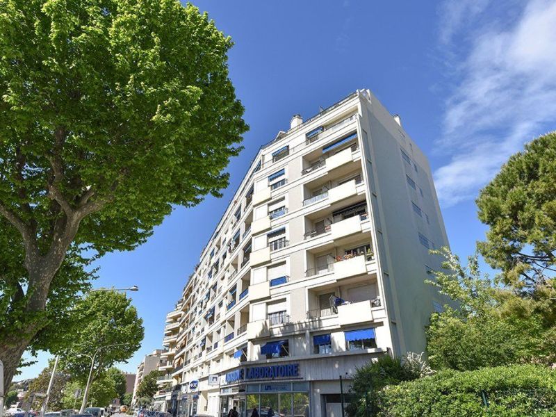 A louer APPARTEMENT T3 75 M2 TERRASSE BORD DE MER NICE