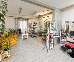 A louer APPARTEMENT T4 140 M2 TERRASSE  UZES