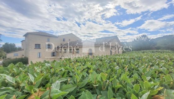 A louer APPARTEMENT T3 71 M2  UZES