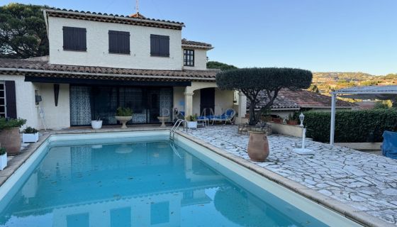 A louer MAISON  6 PIECES 176 M2 BORD DE MER SAINTE MAXIME