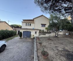 A louer MAISON  6 PIECES 176 M2 BORD DE MER SAINTE MAXIME
