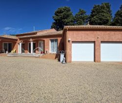 For rent: 4-room house, 140 m², Roujan