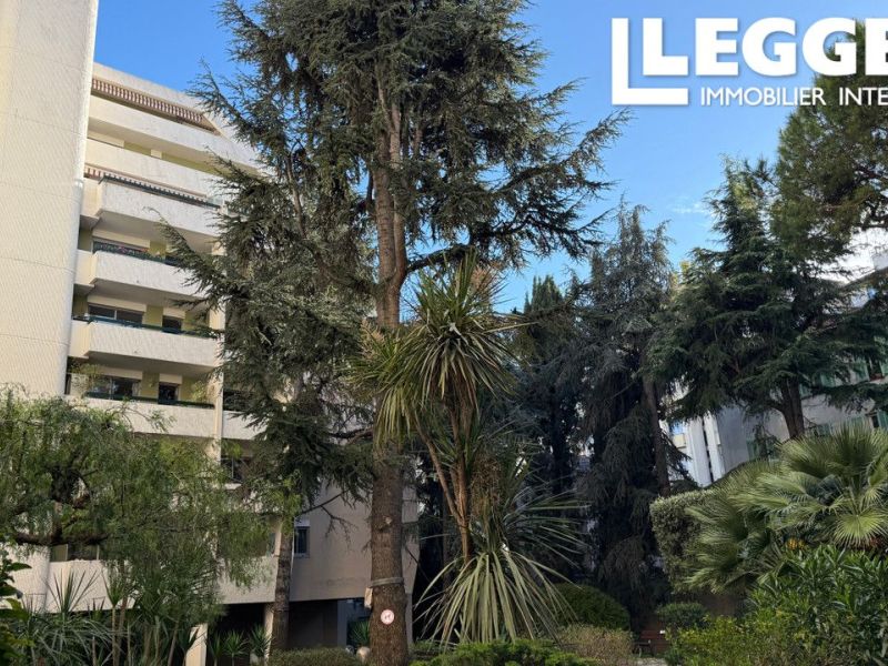 For rent: 2-bedroom apartment, 70 m², terrace, seaside, Nice