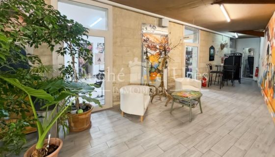 For rent: 4-room apartment, 140 m², terrace, Uzès