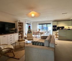 A vendre VILLA 5 PIECES PLAIN PIED PISCINE