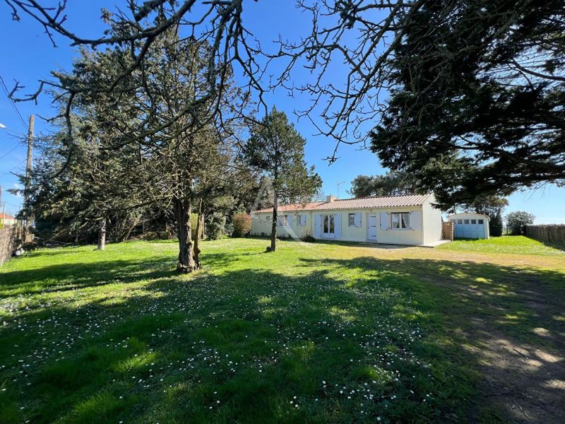 A vendre MAISON  5 PIECES 124 M2 BORD DE MER LONGEVILLE SUR MER