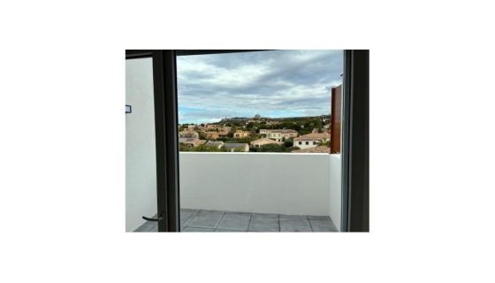 A louer APPARTEMENT NEUF T2 43 M2 TERRASSE BORD DE MER VITROLLES