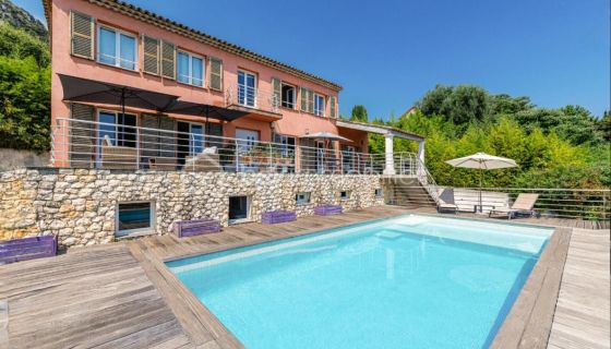 A louer MAISON  CONTEMPORAINE BORD DE MER VENCE