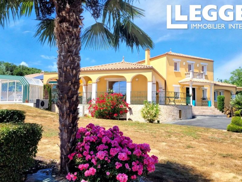 A louer MAISON  6 PIECES 165 M2  CHANTONNAY