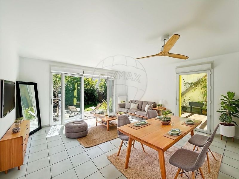 Contemporary house for rent in Orvault