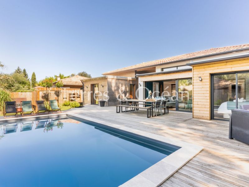 A vendre MAISON  6 PIECES 140 M2  ANGRESSE