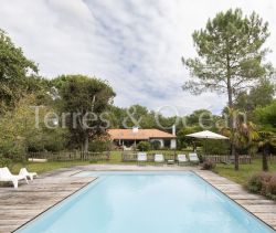 A vendre MAISON  8 PIECES 227 M2 BORD DE MER SEIGNOSSE Bourg