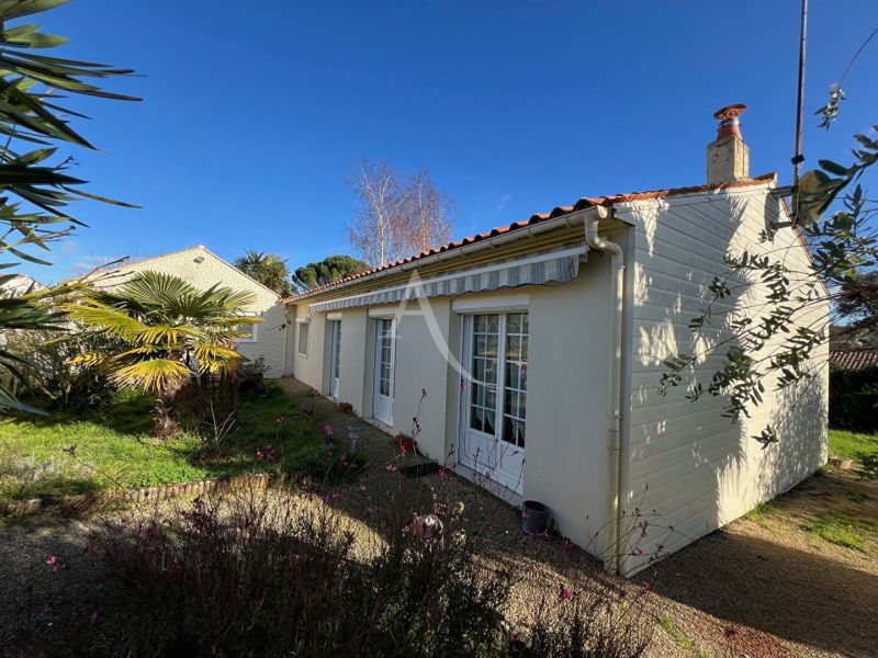 For sale: 4-room house, 110 m², Avril