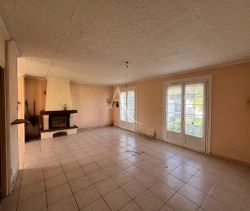 For sale: 4-room house, 110 m², Avril