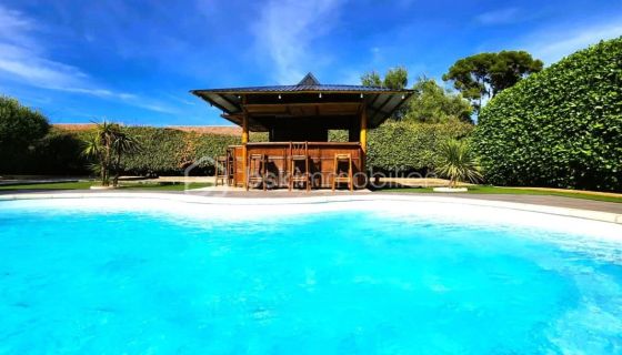 CASA DE 5 HABITACIONES 183 M2 PEZENAS