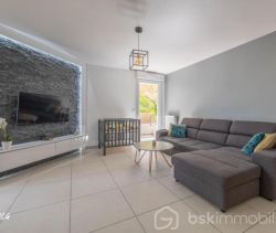 For rent: 5-room apartment, 85 m², terrace, Castelnau-le-Lez