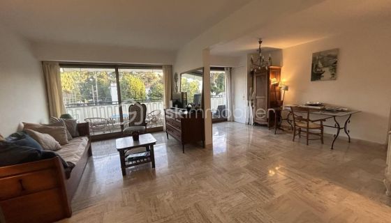 A louer APPARTEMENT T4 78 M2 TERRASSE BORD DE MER CANNES