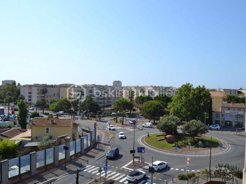 A louer APPARTEMENT T2 45 M2 TERRASSE BORD DE MER FREJUS