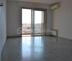 A louer APPARTEMENT T2 45 M2 TERRASSE BORD DE MER FREJUS