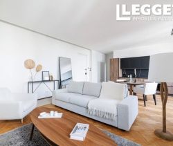 A louer APPARTEMENT T3 89 M2 BORD DE MER NICE