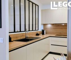 For rent: 2-bedroom apartment, 82 m², beachfront, Nice