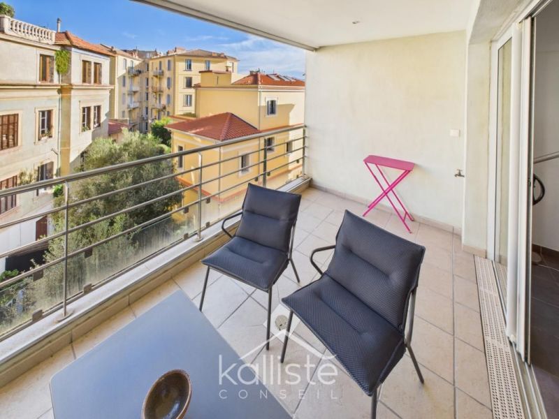 A louer APPARTEMENT DE PRESTIGE T2 53 M2 TERRASSE BORD DE MER AJACCIO