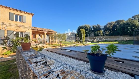 House for rent, 5 rooms, 116 m², Uzès