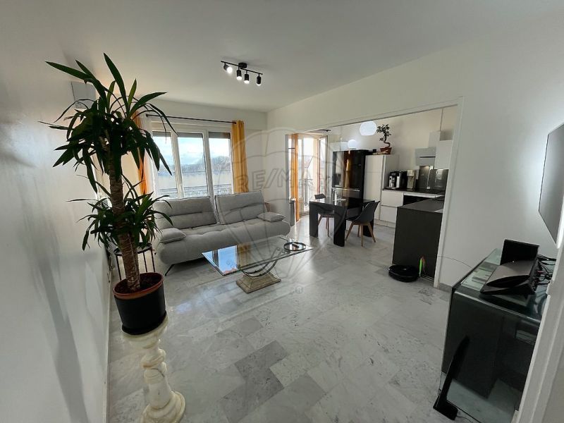 A louer APPARTEMENT T3 58 M2  NIMES