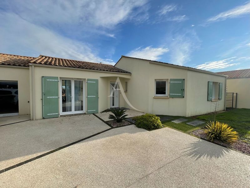 A vendre MAISON  5 PIECES 140 M2  LE BERNARD