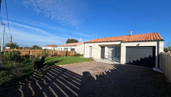 For sale: 3-room house, 67 m², Avril