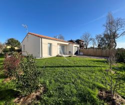 For sale: 3-room house, 67 m², Avril