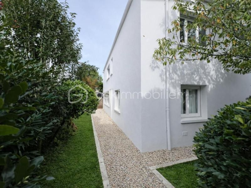 For rent: Brand new 2-bedroom apartment, 59 m², beachfront Anglet