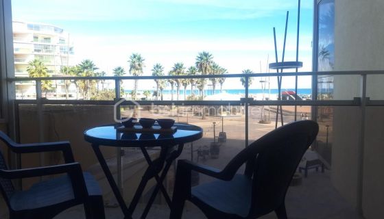 A louer STUDIO  27 M2 TERRASSE PIEDS DANS L'EAU CANET EN ROUSSILLON