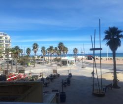 A louer STUDIO  27 M2 TERRASSE PIEDS DANS L'EAU CANET EN ROUSSILLON
