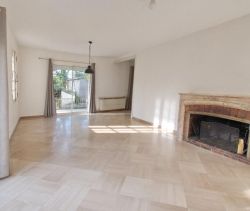 Mansion for rent in Pézenas