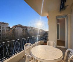 A louer APPARTEMENT DE PRESTIGE T3 89 M2 TERRASSE BORD DE MER NICE