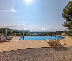 A louer MAISON  7 PIECES 250 M2 VUE MER CAVALAIRE SUR MER