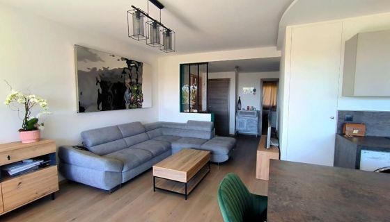 A louer APPARTEMENT T3 70 M2 TERRASSE BORD DE MER CAGNES SUR MER