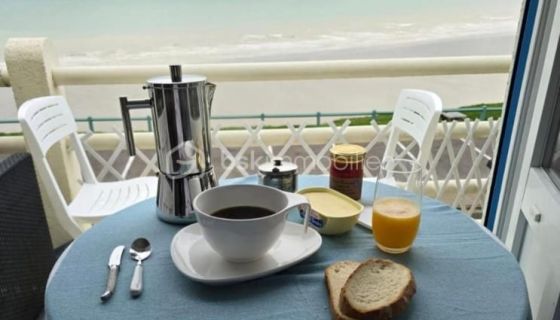 A louer STUDIO NEUF  17 M2 PIEDS DANS L'EAU AULT