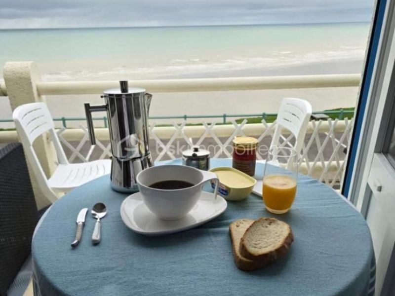 A louer STUDIO NEUF  17 M2 PIEDS DANS L'EAU AULT