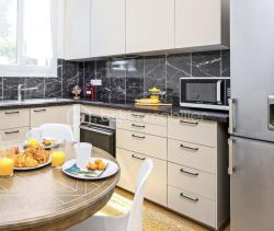 A louer APPARTEMENT T5 76 M2 BORD DE MER CANNES