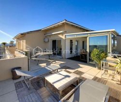 A louer APPARTEMENT DE PRESTIGE T3 89 M2 TERRASSE BORD DE MER LATTES