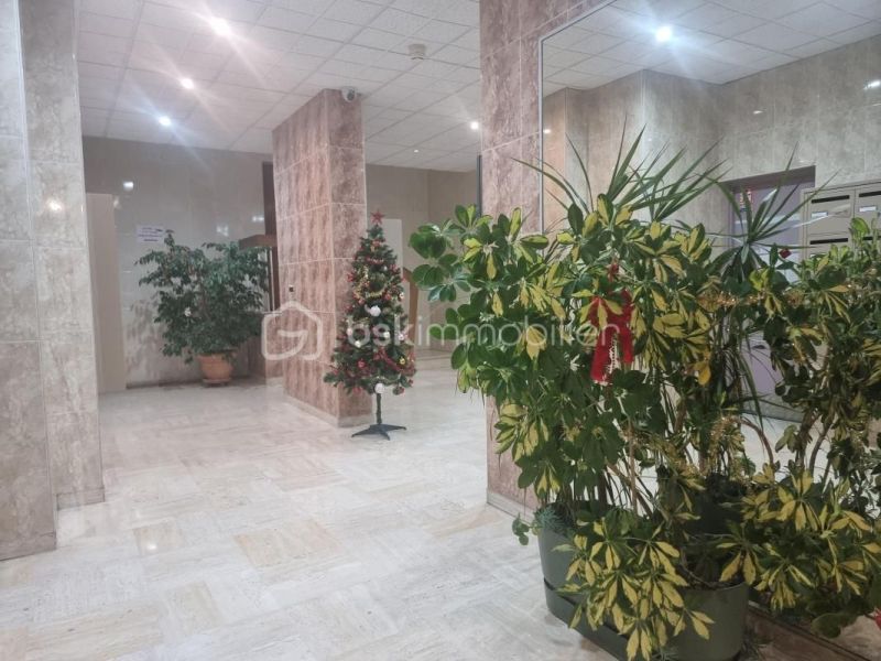 A louer APPARTEMENT T4 92 M2 BORD DE MER TOULON