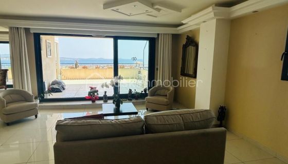 For rent: Luxury 5-room penthouse, 162 m², terrace with sea view, Bandol