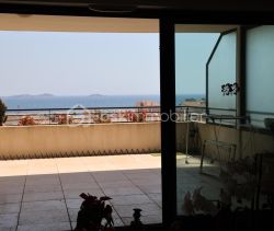 A louer PENTHOUSE DE PRESTIGE T5 162 M2 TERRASSE VUE MER BANDOL