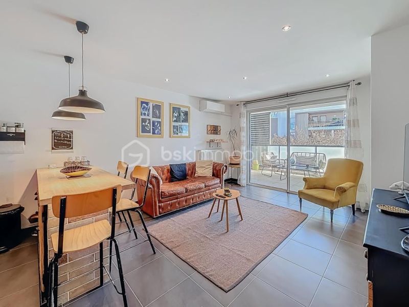 A louer APPARTEMENT T2 44 M2 TERRASSE BORD DE MER LATTES