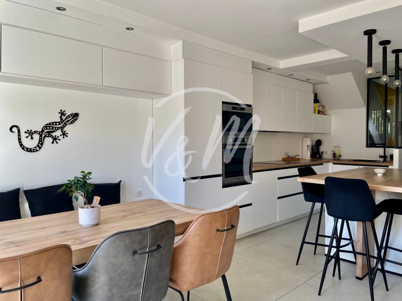 Charming 4-room house, 106 m², renovated, for sale in Lanton.