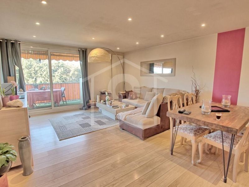 For rent: 1-bedroom apartment, 57 m², within walking distance of the beach, Antibes